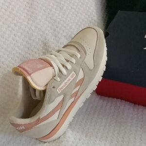 Reebok Women's Cream and Pink Sneakers